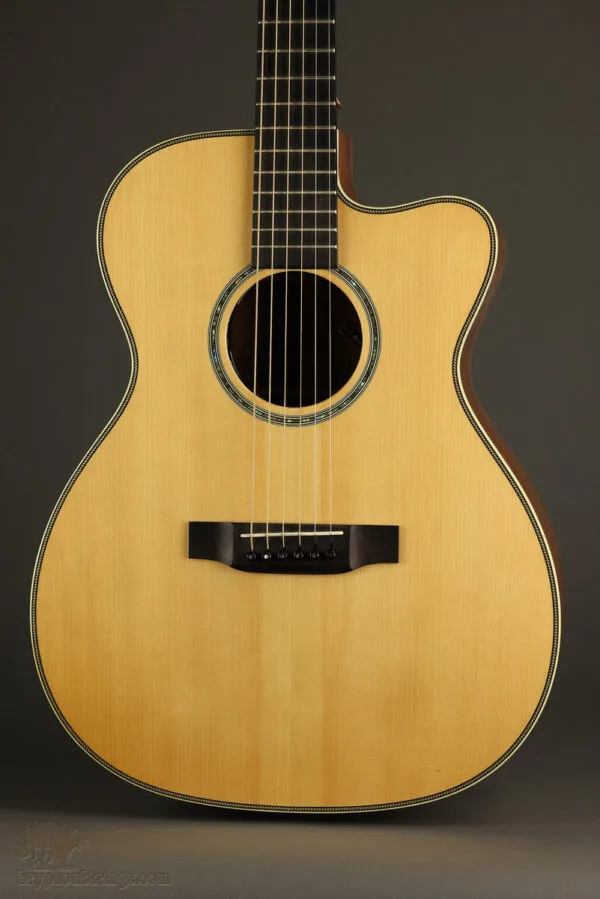2005 Martin OMC Fingerstyle 1 Steel String Acoustic Guitar