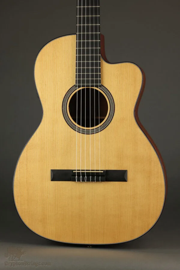 2014 Martin 000C Nylon String Acoustic Electric Guitar – Used