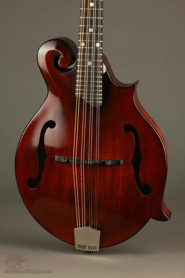 Eastman MD515CC/TV Mandolin in Classic Varnish Finish – New