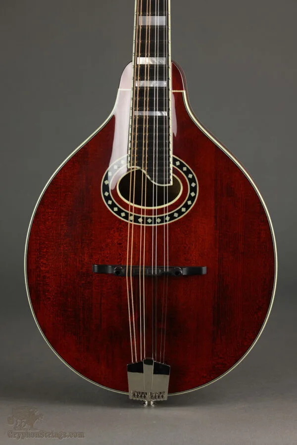 Eastman MD604 A-Style Oval Hole Mandolin Classic Finish – New