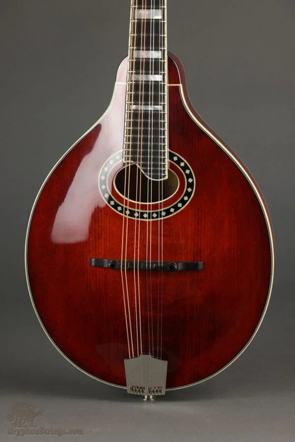 Eastman MD604 A-Style Oval Hole Mandolin Classic Finish – New