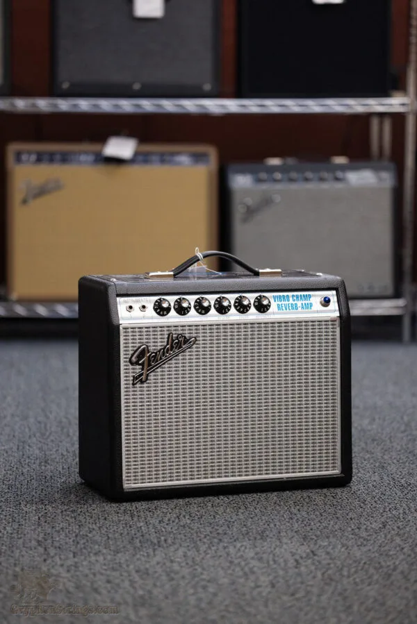 Fender ‘68 Custom Vibro Champ® Reverb, 120V – New