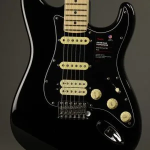Fender American Performer Stratocaster® HSS, Maple Fingerboard, Black New