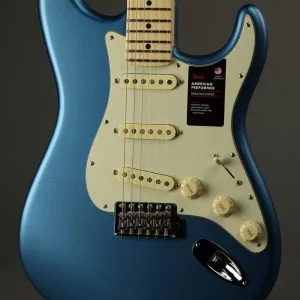 Fender American Performer Stratocaster®, Maple Fingerboard, Satin Lake Placid Blue New