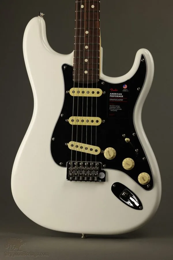 Fender American Performer Stratocaster®, Rosewood Fingerboard, Arctic White – New