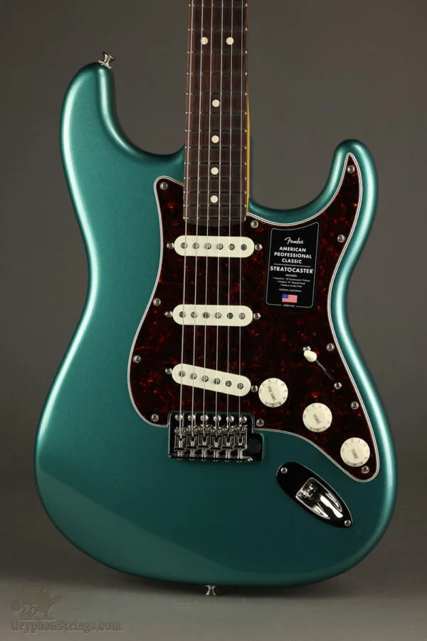 Fender American Professional Classic Stratocaster®, Rosewood Fingerboard, Faded Sherwood Green Metallic – New