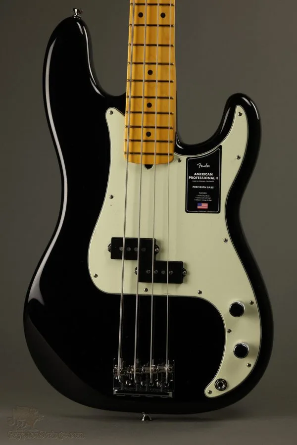 Fender American Professional II Precision Bass®, Maple Fingerboard, Black – New