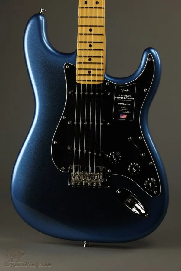 Fender American Professional II Stratocaster®, Maple Fingerboard, Dark Night New
