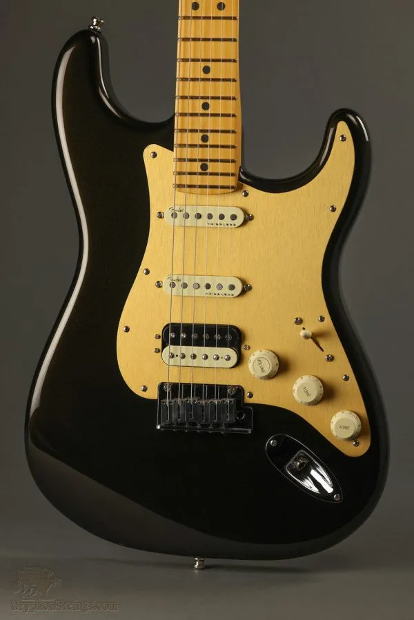 Fender American Ultra Stratocaster® HSS, Maple Fingerboard, Texas Tea New