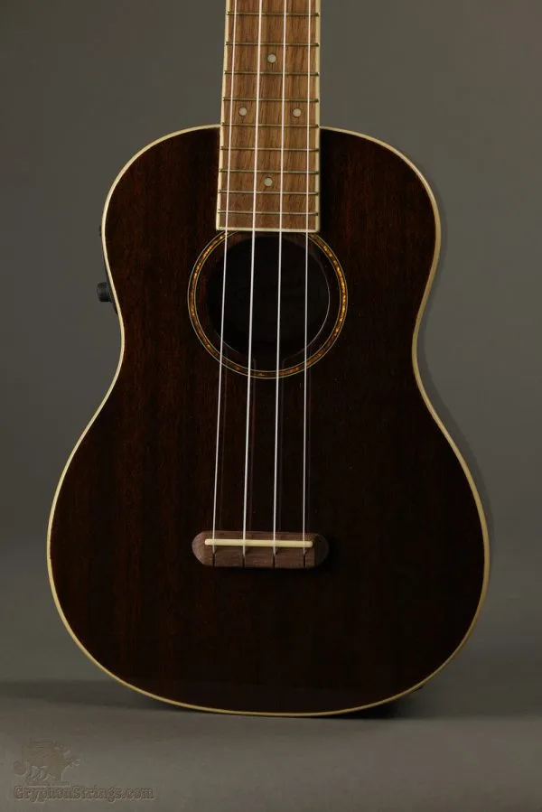 Fender Grace Vanderwaal Signature Uke, Walnut Fingerboard, Natural New