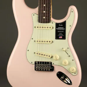 Fender Limited Edition American Professional II Stratocaster®, Rosewood Fingerboard, Shell Pink – New