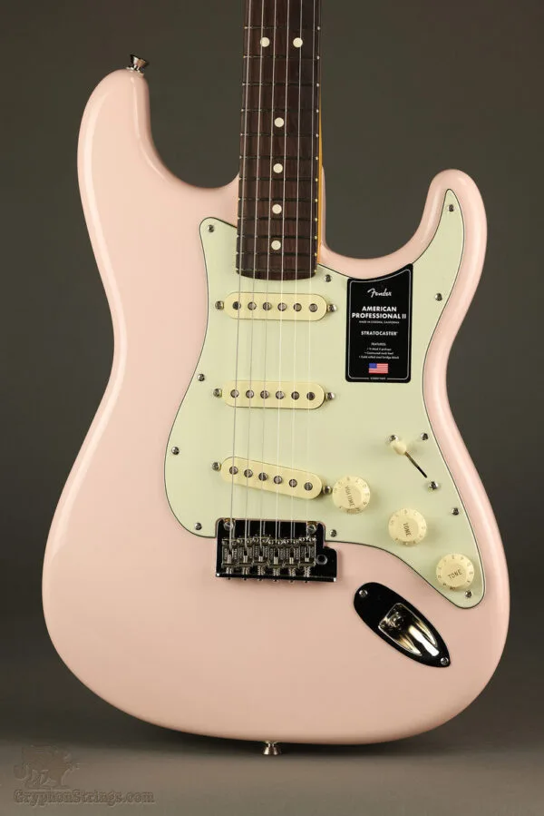 Fender Limited Edition American Professional II Stratocaster®, Rosewood Fingerboard, Shell Pink – New