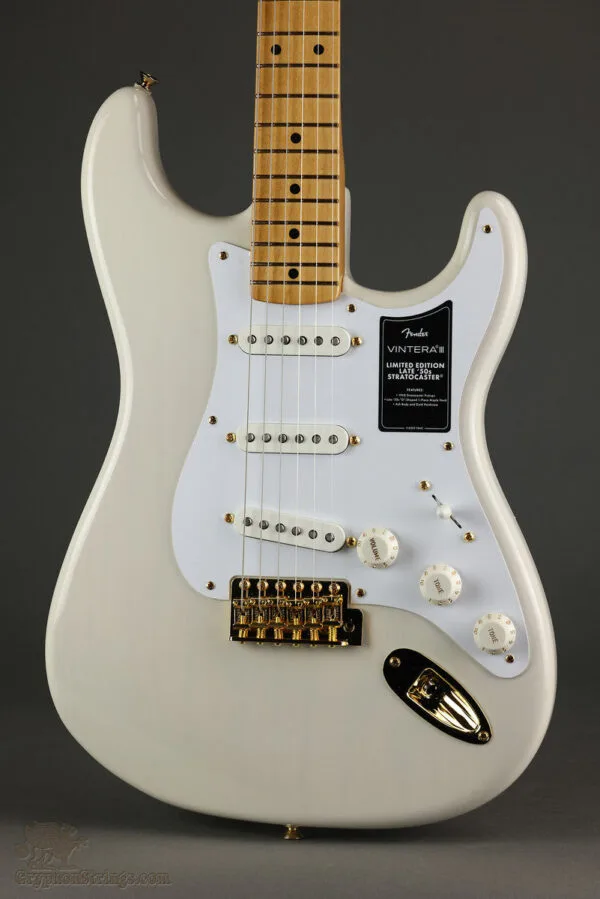 Fender Limited Edition Vintera® III Late ’50s Stratocaster®, Maple Fingerboard, White Blonde – New
