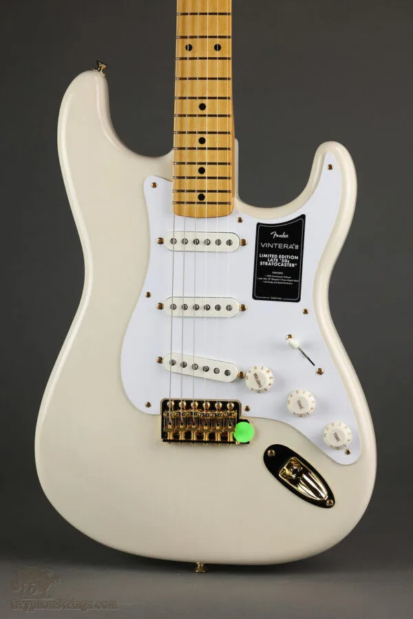 Fender Limited Edition Vintera® III Late ’50s Stratocaster®, Maple Fingerboard, White Blonde – New