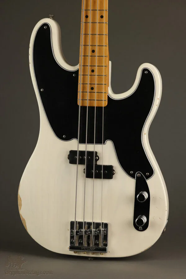 Fender Mike Dirnt Road Worn® Precision Bass®, Maple Fingerboard, White Blonde – New