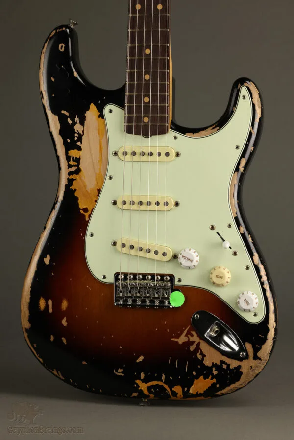 Fender Mike McCready Stratocaster®, Rosewood Fingerboard, 3-Color Sunburst – New