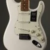 Fender Player Stratocaster®, Pau Ferro Fingerboard, Polar White New