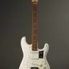 Fender Player Stratocaster®, Pau Ferro Fingerboard, Polar White New