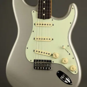 Fender Robert Cray Stratocaster®, Rosewood Fingerboard, Inca Silver – New