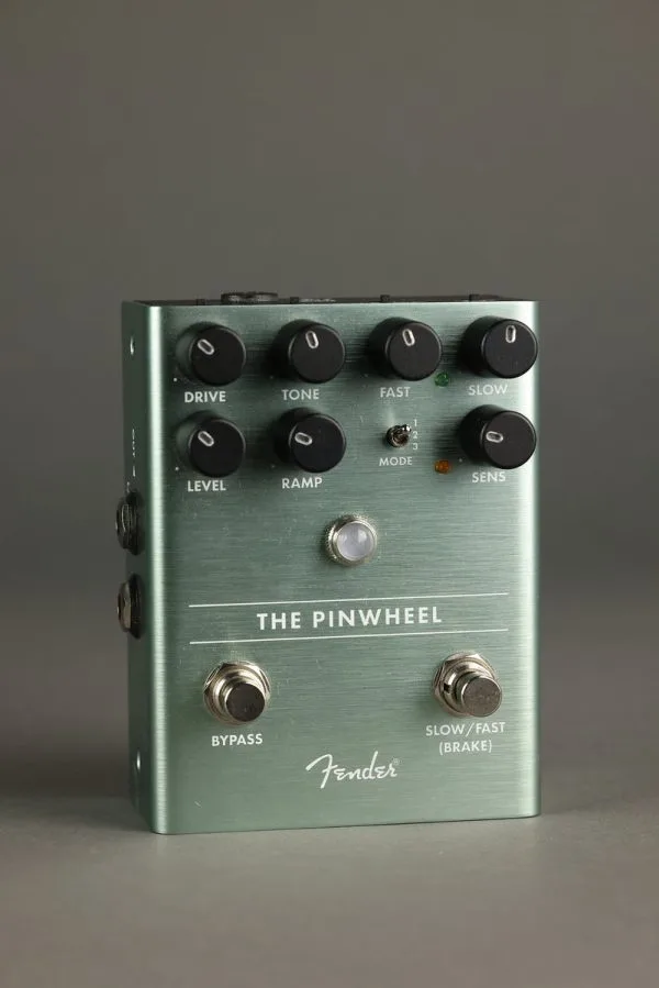Fender The Pinwheel Rotary Speaker Emulator