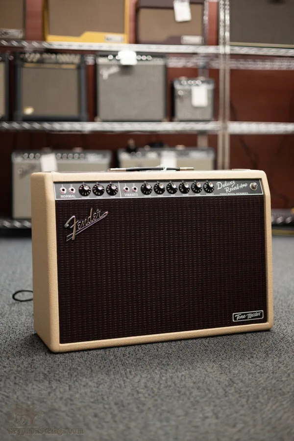 Fender Tone Master® Deluxe Reverb® Blonde, 120V – New
