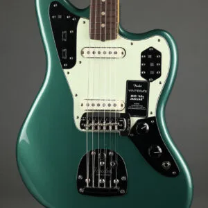 Fender Vintera® III Mid ’60s Jaguar®, Rosewood Fingerboard, Sherwood Green Metallic – New