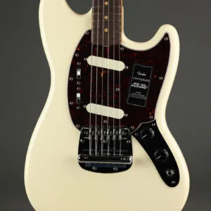 Fender Vintera® III Mid ’60s Mustang®, Rosewood Fingerboard, Olympic White – New