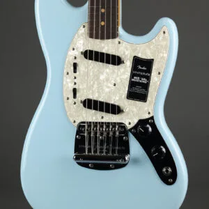 Fender Vintera® III Mid ’60s Mustang®, Rosewood Fingerboard, Sonic Blue – New