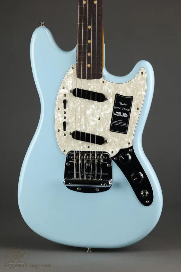 Fender Vintera® III Mid ’60s Mustang®, Rosewood Fingerboard, Sonic Blue – New