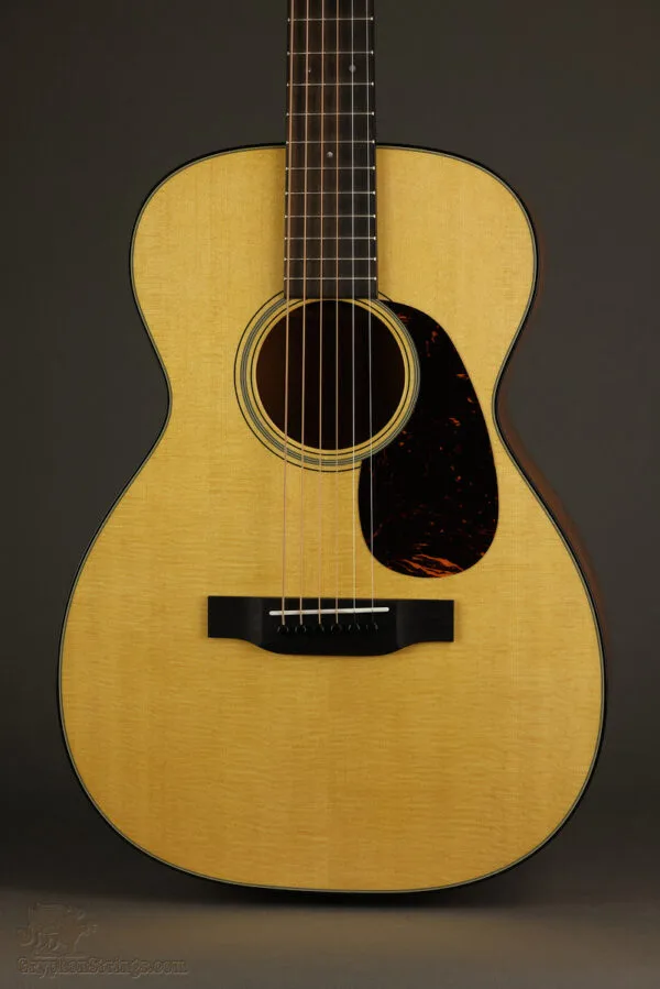 Martin 0-18 Acoustic Guitar – New