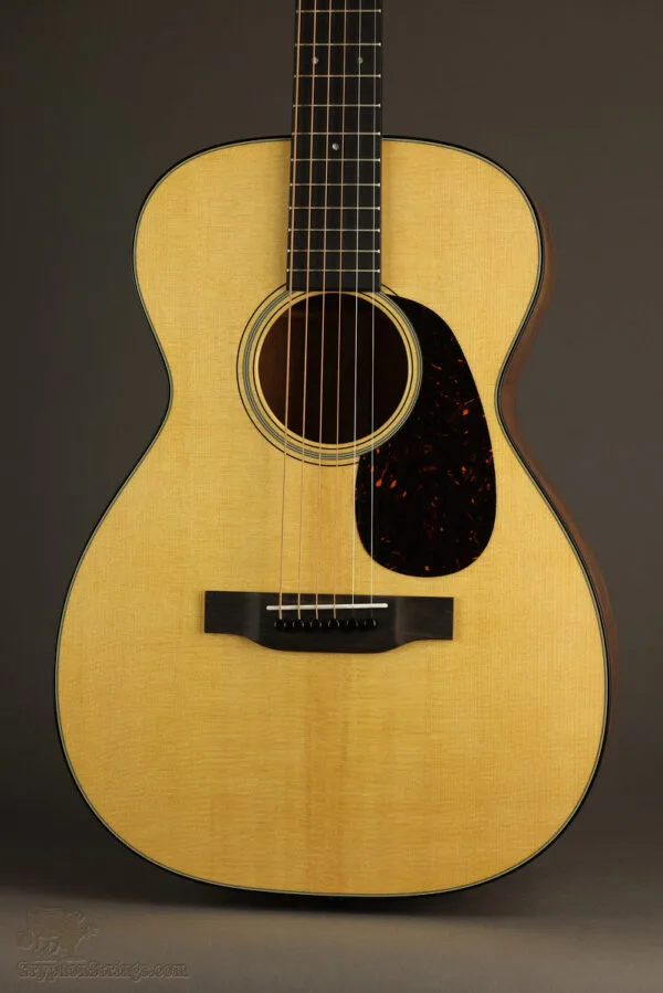 Martin 0-18 Steel String Acoustic Guitar – New