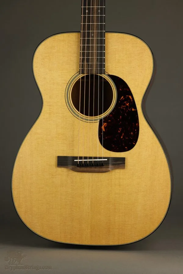Martin 00-18 Acoustic Guitar – New