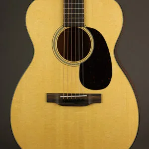 Martin 00-18 Acoustic Guitar – New