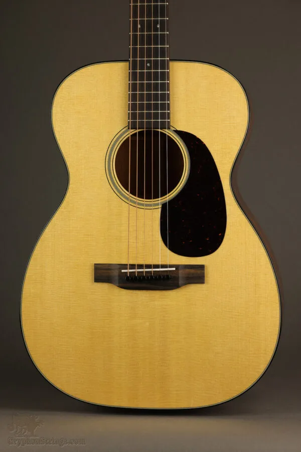 Martin 00-18 Acoustic Guitar – New