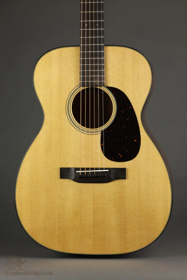 Martin 00-18 Steel String Acoustic Guitar – New