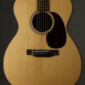 Martin 000-18 Modern Deluxe Acoustic Guitar – New