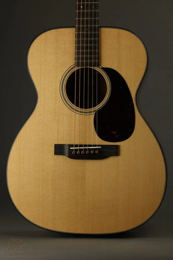 Martin 000-18 Modern Deluxe Acoustic Guitar – New
