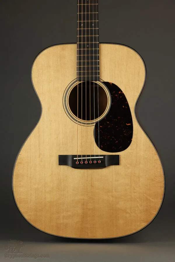Martin 000-18 Modern Deluxe Acoustic Guitar – New