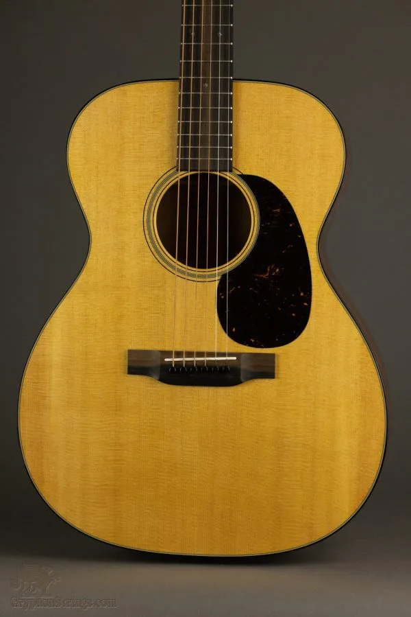 Martin 000-18 Steel String Acoustic Guitar – New