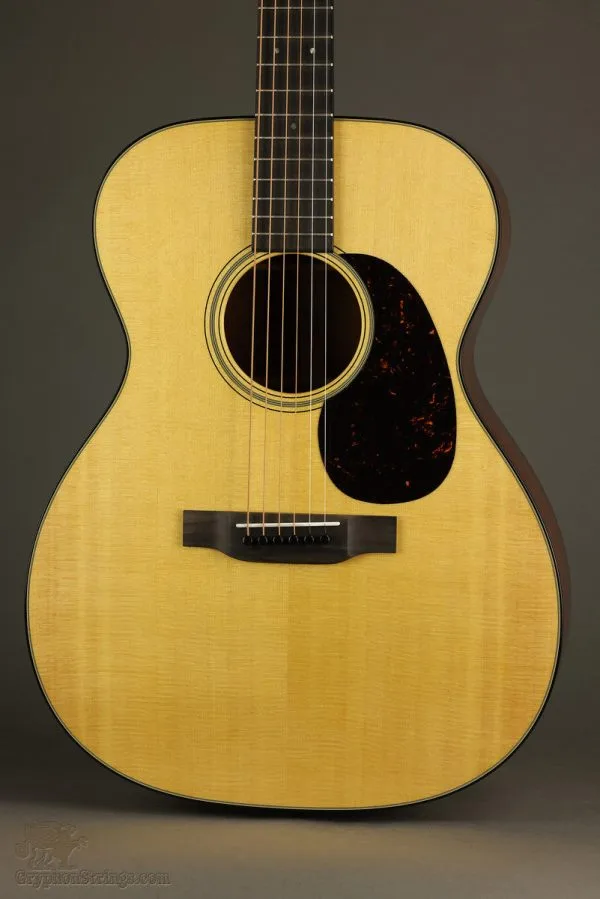 Martin 000-18 Steel String Acoustic Guitar – New