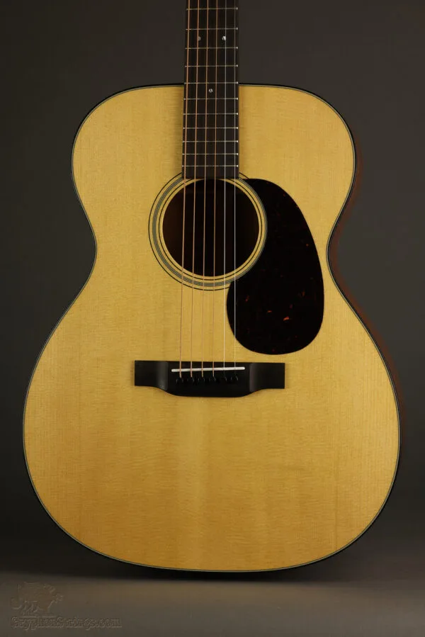 Martin 000-18 Steel String Acoustic Guitar – New