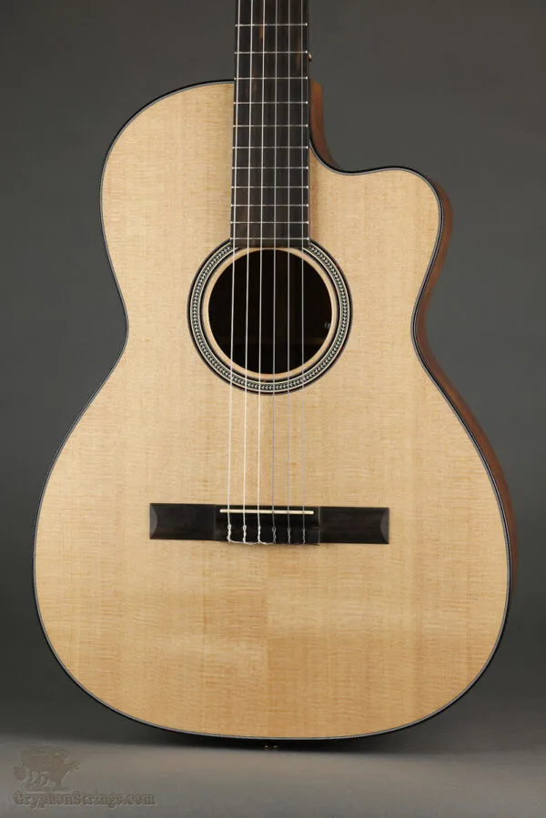 Martin 000C12-16E Nylon String Acoustic Guitar – New