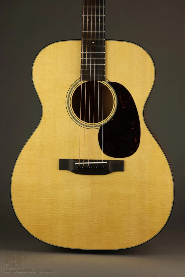 Martin (2025) 000-18 Steel String Acoustic Guitar – New