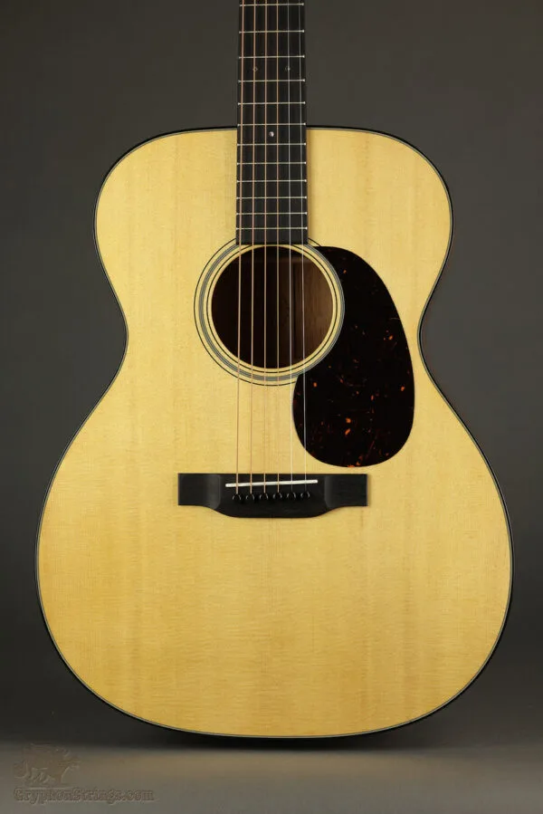 Martin (2025) 000-18 Steel String Acoustic Guitar – New