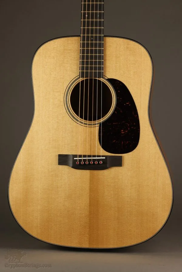 Martin D-18 Modern Deluxe Acoustic Guitar – New