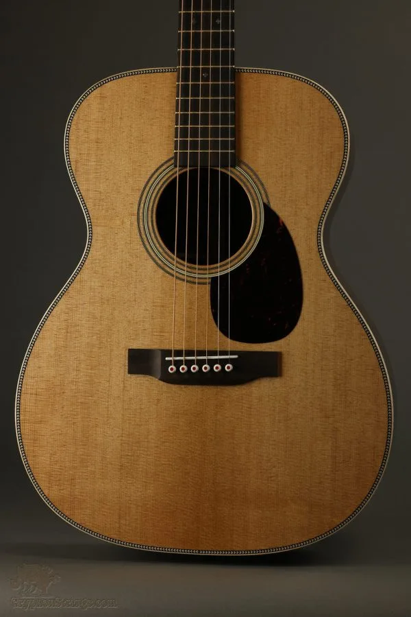 Martin OM-28 Modern Deluxe Steel String Acoustic Guitar – New