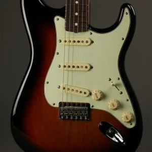 Robert Cray Stratocaster®, Rosewood Fingerboard, 3-Color Sunburst New