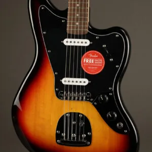 Squier Affinity Series® Jaguar®, Laurel Fingerboard, Black Pickguard, 3-Color Sunburst – New