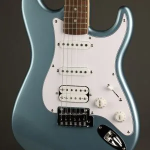 Squier Affinity Series™ Stratocaster® Junior HSS, Laurel Fingerboard, White Pickguard, Ice Blue Metallic – New