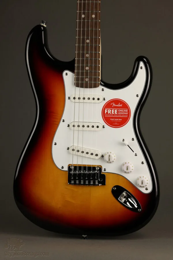 Squier Affinity Series™ Stratocaster®, Laurel Fingerboard, White Pickguard, 3-Color Sunburst – New